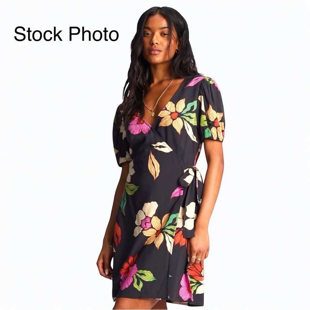 NWT Billabong Women's Black Hot Tropics Floral Mini Wrap Dress